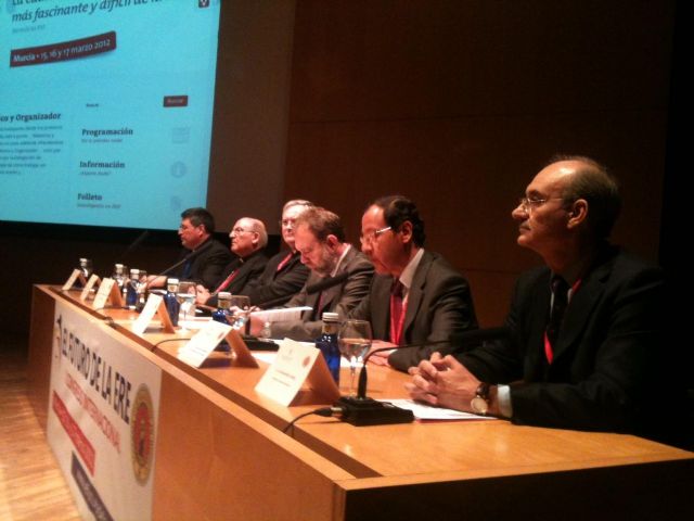 El Alcalde Cámara participa en la apertura del I Congreso Internacional El futuro de la ERE - 2, Foto 2