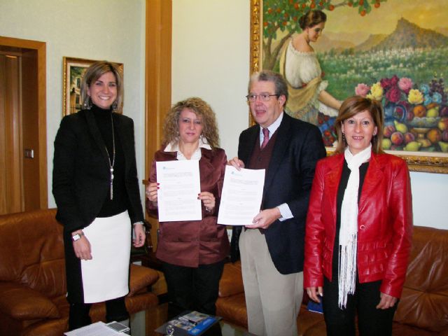 Firmado el convenio entre el comercio archenero y la federación de familias numerosas para que éstas obtengan descuentos en sus compras - 2, Foto 2