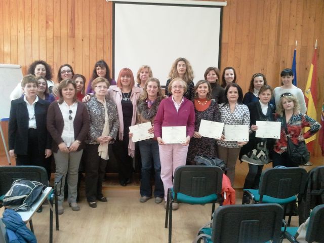 Las mujeres mejoran sus conocimientos de informática - 1, Foto 1