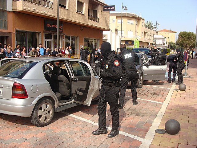 La Policía Local celebra el día de su patrón con una exhibición de la Unidad Policial de Rescate - 2, Foto 2