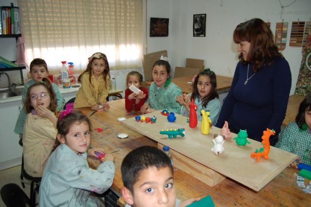 Los niños torreños despliegan su vena artística con la plastilina - 2, Foto 2