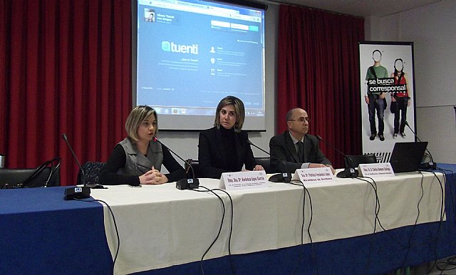 La Comunidad lanza un proyecto educativo piloto de optimizacin de las redes sociales para minimizar los riesgos en los menores, Foto 1