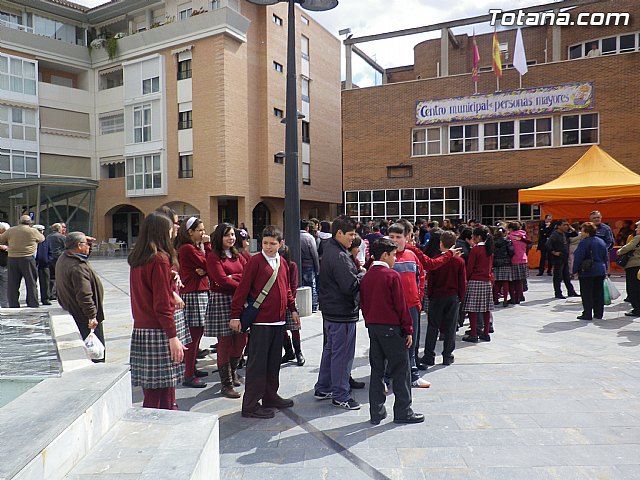Ms de trescientos escolares participan en las actividades del Da contra el Racismo - 1