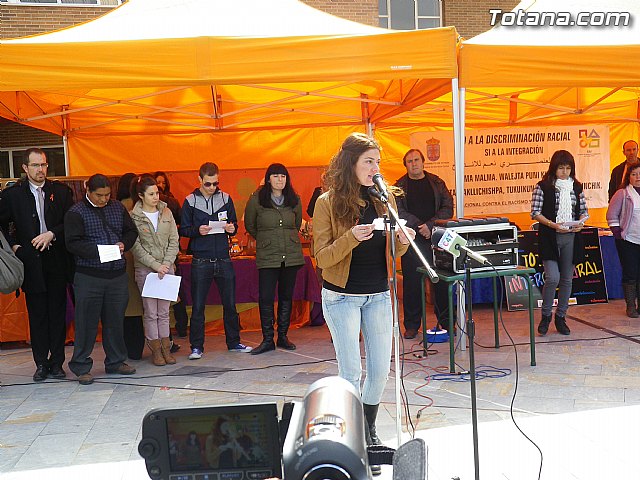 Ms de trescientos escolares participan en las actividades del Da contra el Racismo - 21