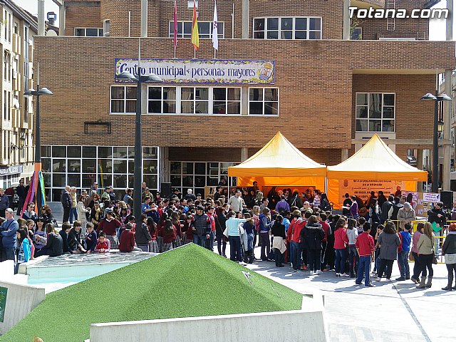 Ms de trescientos escolares participan en las actividades del Da contra el Racismo - 28