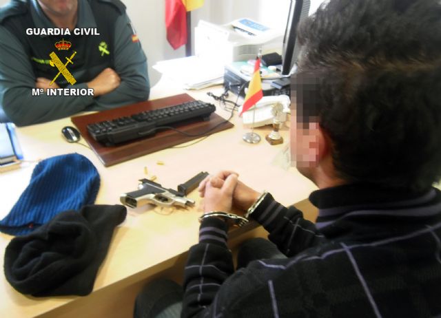 La Guardia Civil detiene al presunto atracador de varios establecimientos públicos - 4, Foto 4