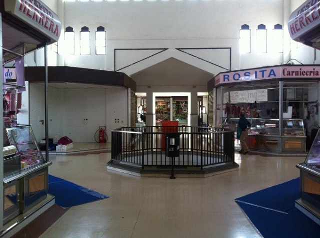 El Ayuntamiento de Cieza parece olvidar el Mercado de Abastos y a los comerciantes locales - 2, Foto 2