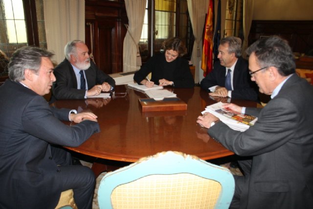 Cerdá traslada al ministro de Agricultura la necesidad de abrir la puerta a la modernización de invernaderos ante la competencia exterior - 1, Foto 1