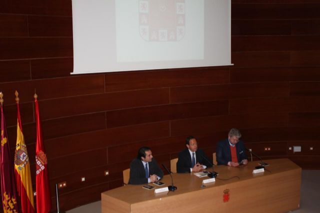 El Alcalde presenta una guía que describe las procesiones de todas las pedanías del Municipio - 2, Foto 2