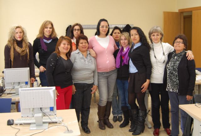 Concluye el curso de inserción laboral de Radio ECCA Fundación para mujeres desempleadas - 1, Foto 1