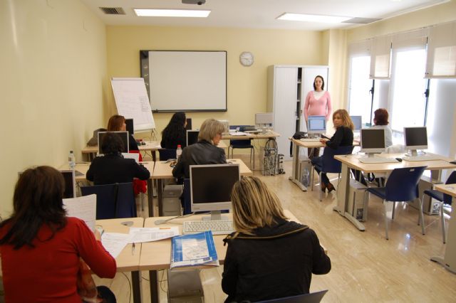 Concluye el curso de inserción laboral de Radio ECCA Fundación para mujeres desempleadas - 2, Foto 2