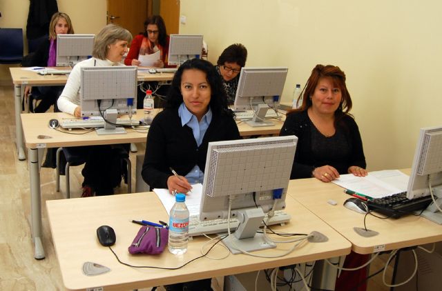 Concluye el curso de inserción laboral de Radio ECCA Fundación para mujeres desempleadas - 3, Foto 3