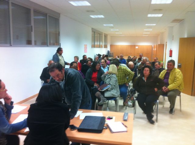La alcaldesa y el concejal de Pedanías mantienen una reunión con los vecinos de Lébor - 1, Foto 1