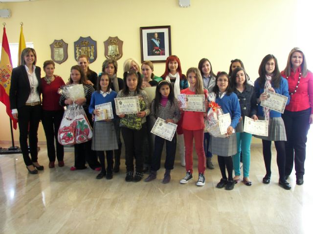 Entregados los premios escolares de Dibujo y Redacción del Día Mundial del Consumidor - 1, Foto 1