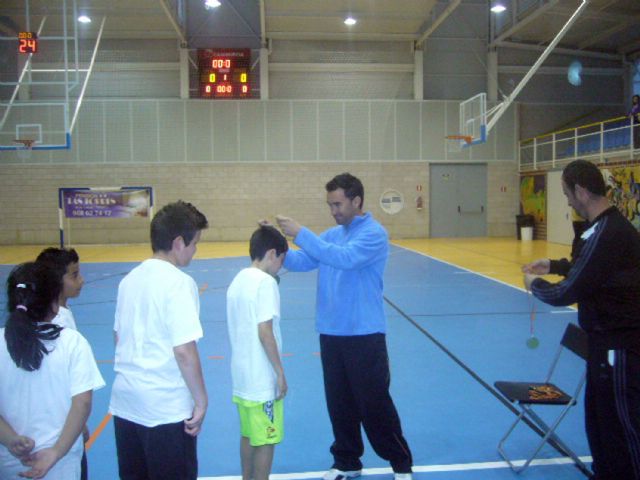 Más de 60 jóvenes participan en la fiesta del baloncesto del CB Las Torres - 1, Foto 1