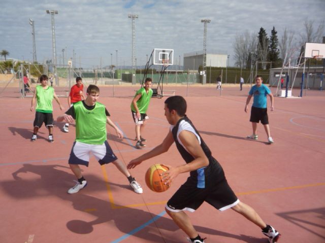 Más de 60 jóvenes participan en la fiesta del baloncesto del CB Las Torres - 2, Foto 2