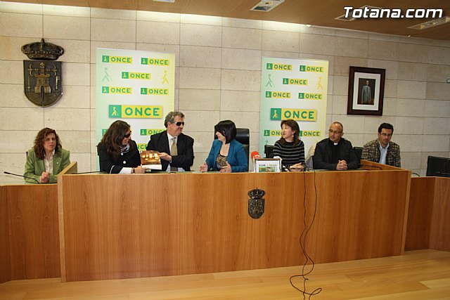 Cinco millones de cupones de la ONCE ilustran el prximo Jueves Santo la Semana Santa de Totana, declarada de Inters Turstico Tegional - 13