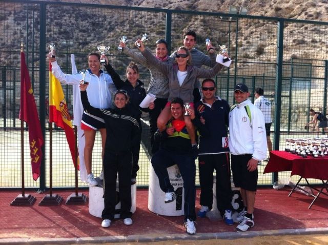 Rcord de participacin con cerca de 60 parejas inscritas en el II torneo de pdel Semana Santa 2012 - 7