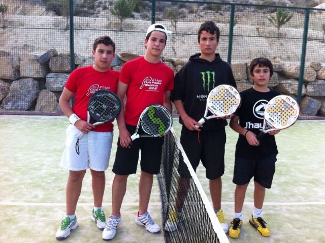 Rcord de participacin con cerca de 60 parejas inscritas en el II torneo de pdel Semana Santa 2012 - 11