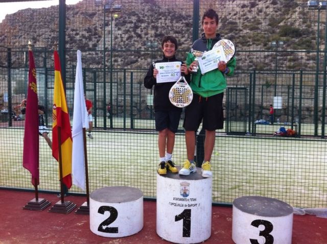 Rcord de participacin con cerca de 60 parejas inscritas en el II torneo de pdel Semana Santa 2012 - 12