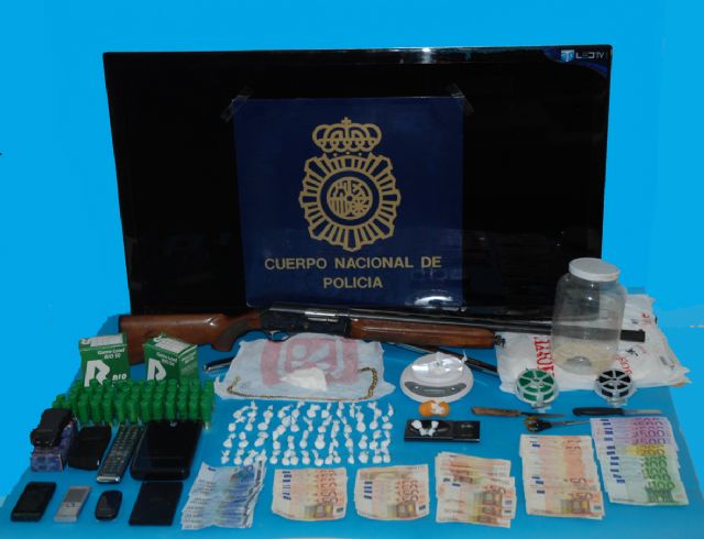 Detenidas tres personas por trafico de drogas, Foto 1