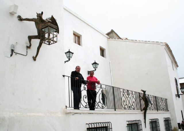 La Plaza Eras Viejas recibe a una nueva inquilina, una gárgola mitológica - 1, Foto 1