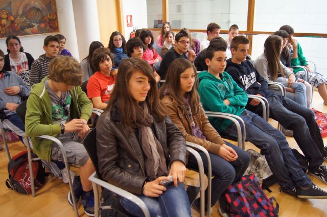 La alcaldesa recibe a los alumnos del IES Prado Mayor y a los del Collège Pierre Mendes France de Francia que realizan un intercambio lingüístico, Foto 3