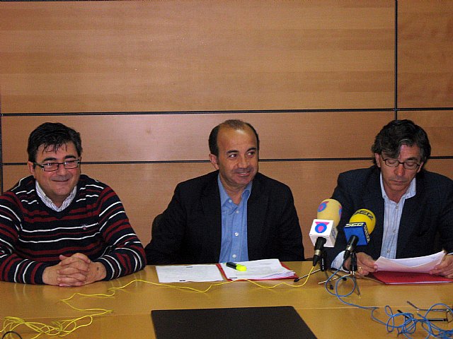 El PSOE denuncia que el PP obliga a más de 15.000 ciudadanos de pedanías a pagar vado de forma injusta y arbitraria - 1, Foto 1