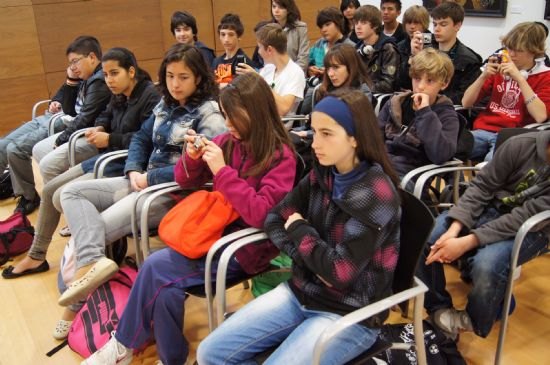 La alcaldesa recibe a los alumnos del IES Prado Mayor y a los del Collège Pierre Mendes France de Francia que realizan un intercambio lingüístico, Foto 4
