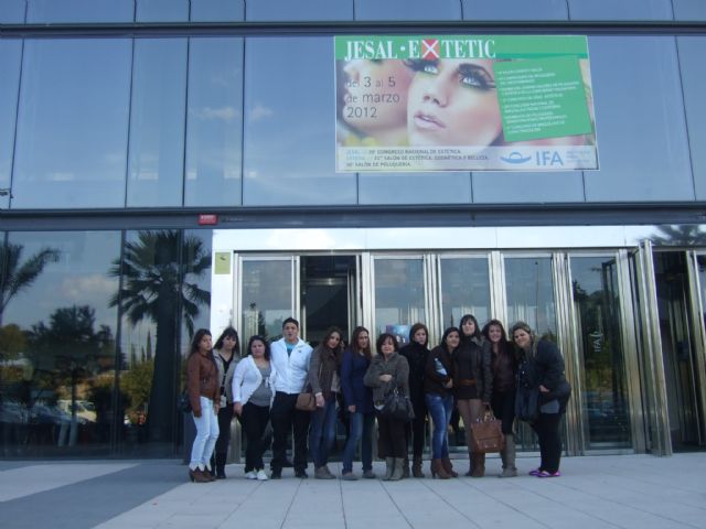 El alumnado del Programa de Cualificación Profesional Inicial Servicios auxiliares de estética amplía sus conocimientos en el 20° Congreso Nacional de Estética, Foto 2