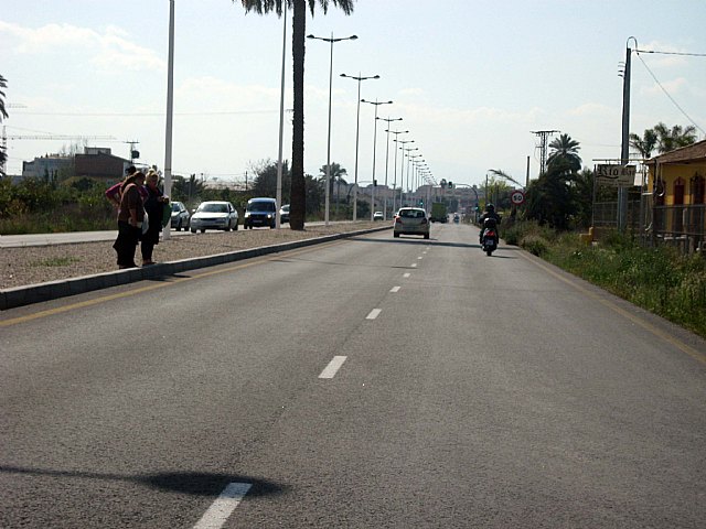 El PSOE pide que se dote de aceras las costeras Norte y Sur y la antigua carretera de Beniaján - 1, Foto 1