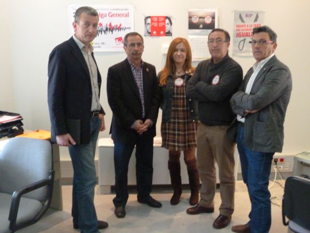 Dirigentes sindicales de cc.oo visitan a los concejales de iu-verdes en su encierro en el ayuntamiento de cartagena - 2, Foto 2