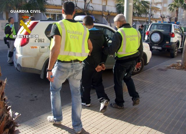 La Guardia Civil desmantela un punto de distribución de droga en Playa Paraíso - 3, Foto 3