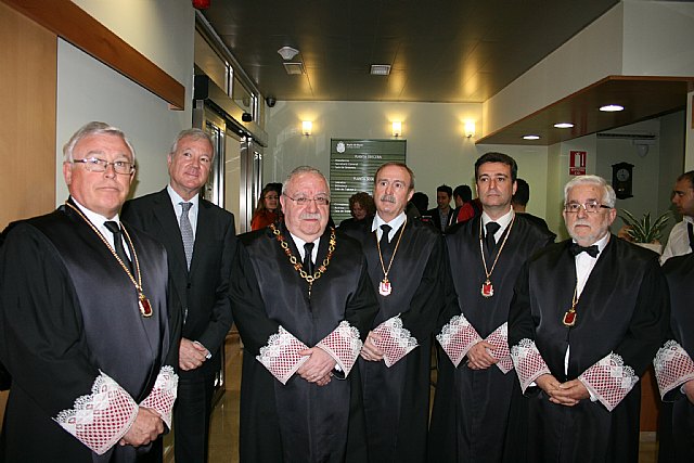 El presidente Valcárcel pondera el valor moral y la legitimación social de los informes del Consejo Jurídico de la Región - 2, Foto 2