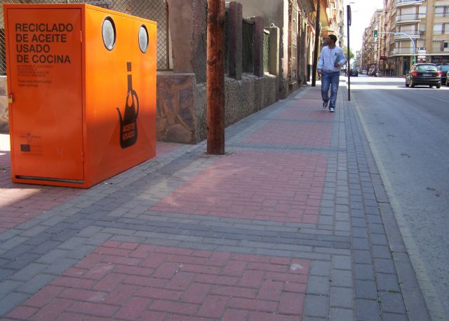 La concejalía de Limpieza y Medio Ambiente instala nuevos contenedores de recogida de aceites usados - 1, Foto 1