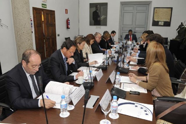 Cámara recuerda que los ayuntamientos fueron la única administración que redujo su deuda el pasado año - 2, Foto 2