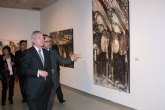 Valcárcel inaugura en el Muram la exposición ´La mirada múltiple´ del pintor blanqueño Luis J. Fernández