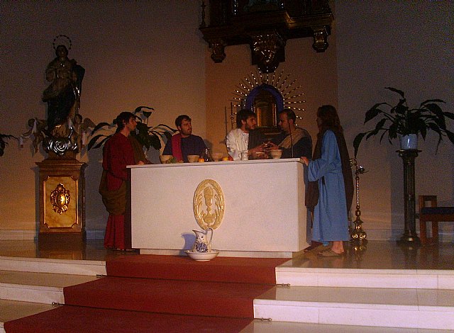 AJVA representa la Pasión de Cristo esta Semana Santa con un texto teatral que llevan ensayando 6 meses una treintena de jóvenes - 1, Foto 1