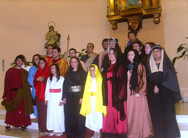 AJVA representa la Pasión de Cristo esta Semana Santa con un texto teatral que llevan ensayando 6 meses una treintena de jóvenes - 3, Foto 3