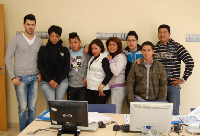 Radio ECCA Fundación mejora la inserción laboral de 15 jóvenes con cursos de informática, inglés y técnicas de orientación laboral - 3, Foto 3