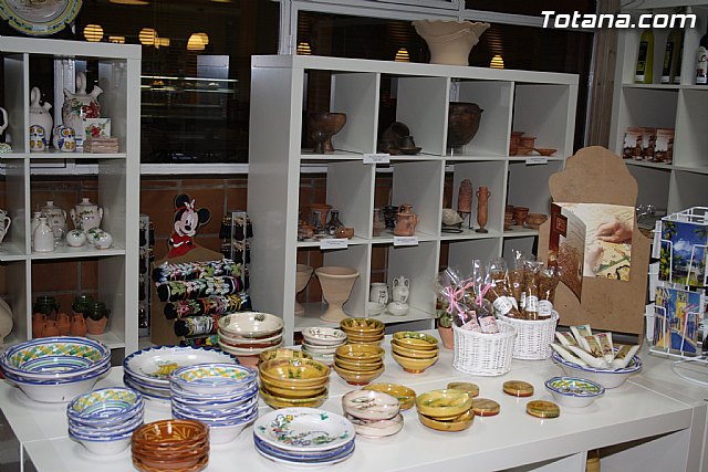 Se inaugura la nueva tienda de productos turísticos y souvenirs de Totana que CEDETO ha puesto en marcha - 14