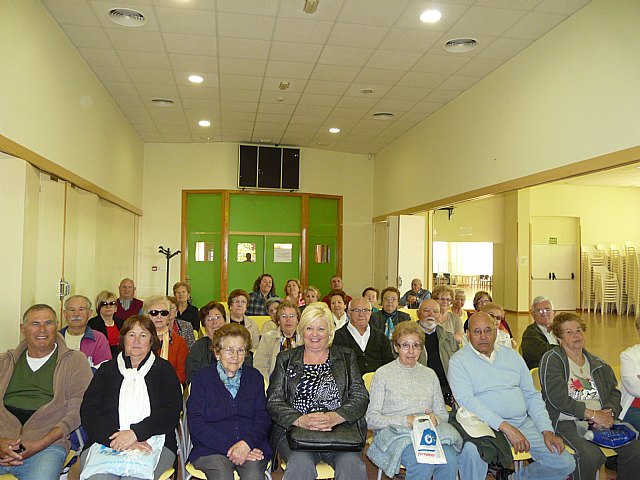 Más de un centenar de personas participan en las charlas informativas impartidas por la O.M.I.C. - 1, Foto 1