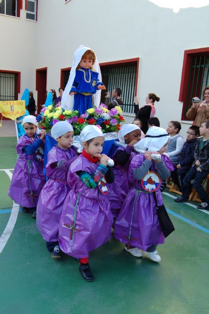 Los niños del colegio torreño Divino Maestro sacan Los Pasitos en procesión - 3, Foto 3