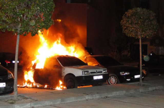 La Policía Local de Caravaca detiene a un joven por incendiar tres vehículos en la vía pública - 1, Foto 1