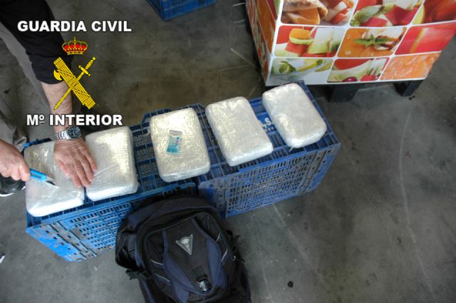 La Guardia Civil desarticulauna importante organización criminal dedicada al tráfico de drogas empleando caminones fruta - 4, Foto 4