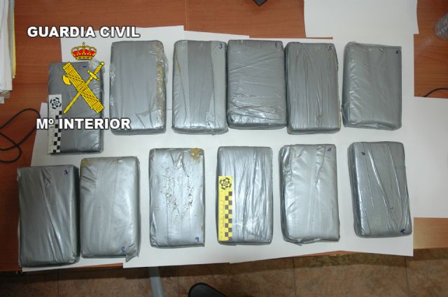 La Guardia Civil desarticulauna importante organización criminal dedicada al tráfico de drogas empleando caminones fruta - 5, Foto 5