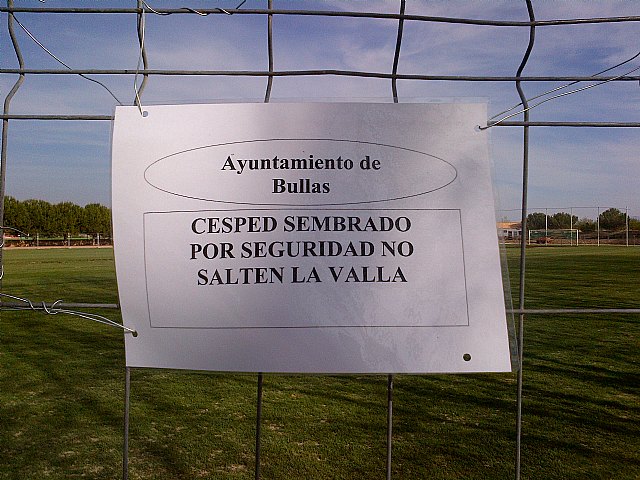 El césped del campo de fútbol de La Rafa ha sido resembrado - 1, Foto 1