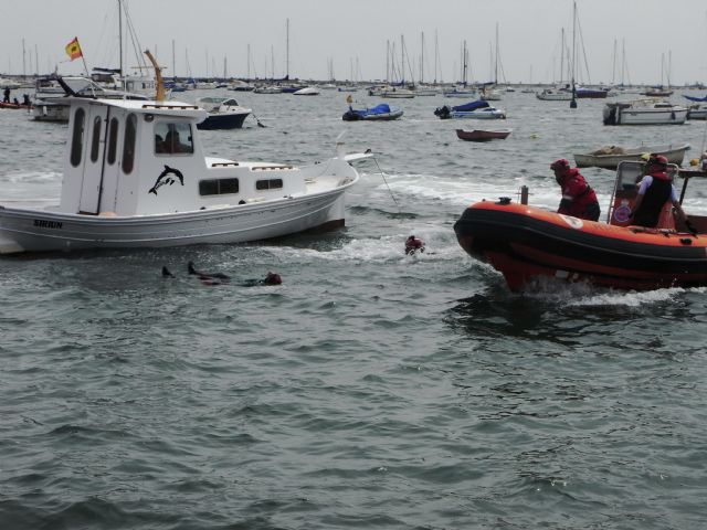 Cruz Roja simula el rescate de náufragos de una embarcación en llamas en la I Sea World Exhibition - 2, Foto 2