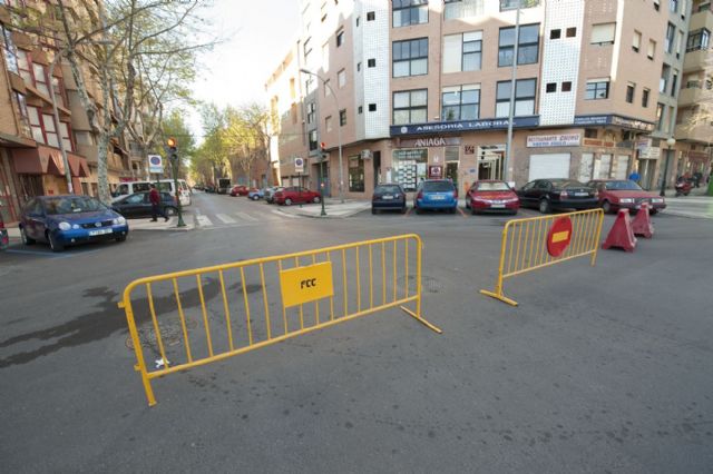 Recortan y talan árboles peligrosos en El Ensanche - 1, Foto 1