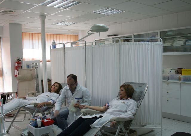 Los trabajadores de ELPOZO ALIMENTACIN se vuelcan en ayudar a los dems donando sangre, Foto 1